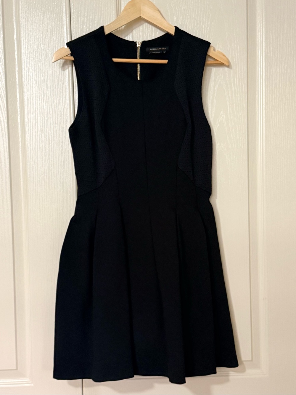 BCBGMAXAZRIA Black Sleeveless Fit & Flare Mini Dress - Structured Pleated